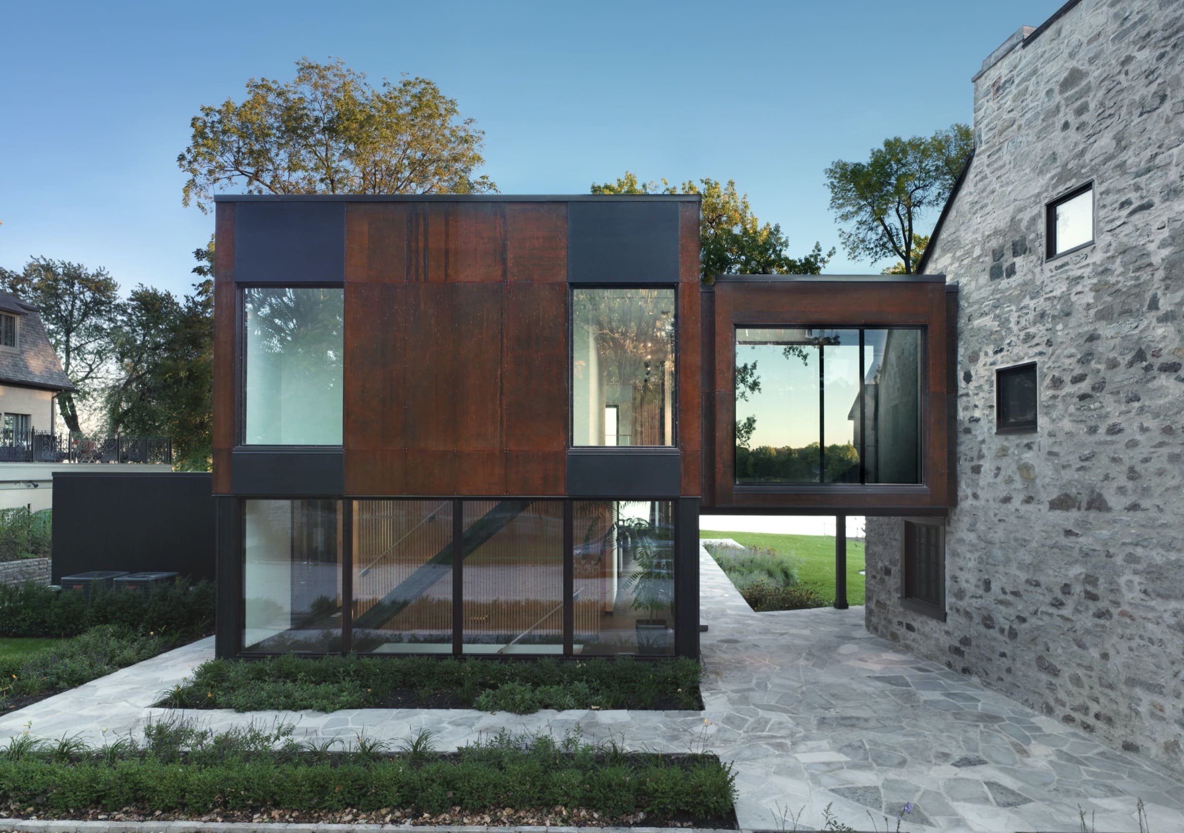 Bord-du-Lac House se stal útočištěm pro tři generace