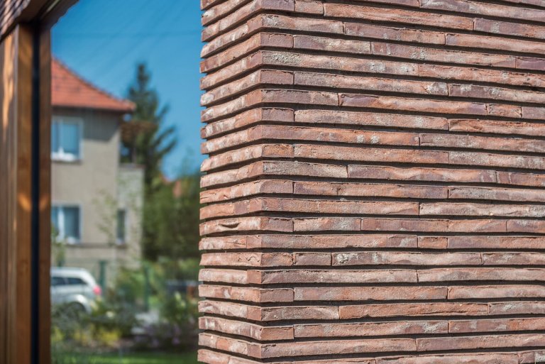 Broken House – originální dům, který zapadá do okolí