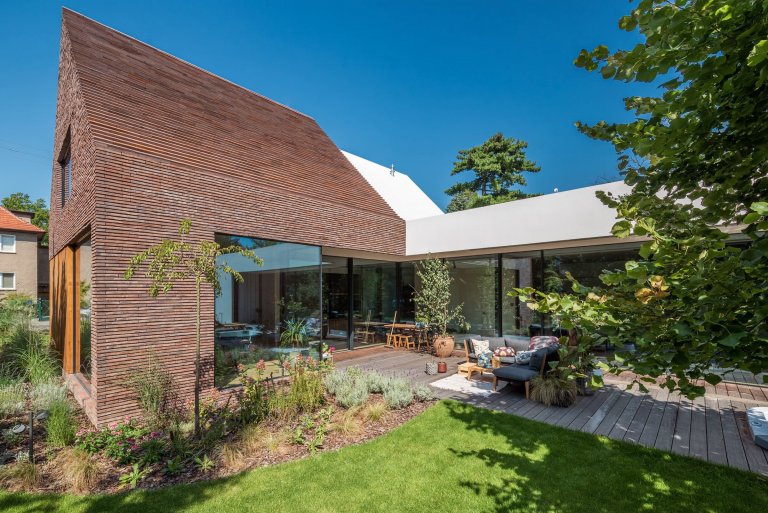 Broken House – originální dům, který zapadá do okolí