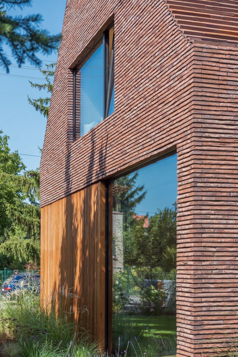 Broken House – originální dům, který zapadá do okolí