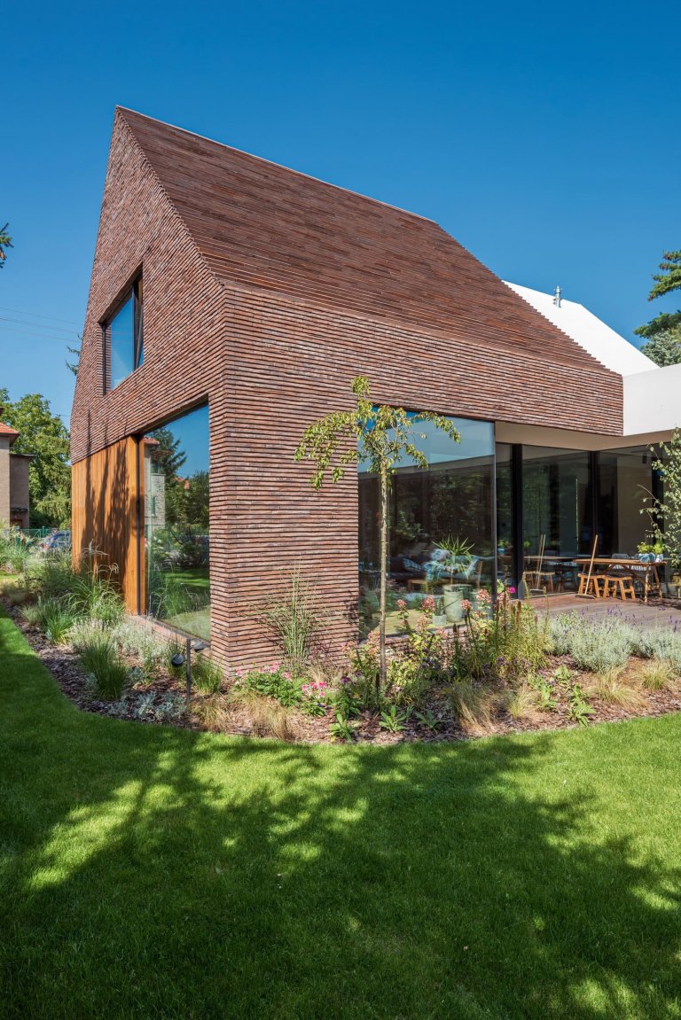 Broken House – originální dům, který zapadá do okolí