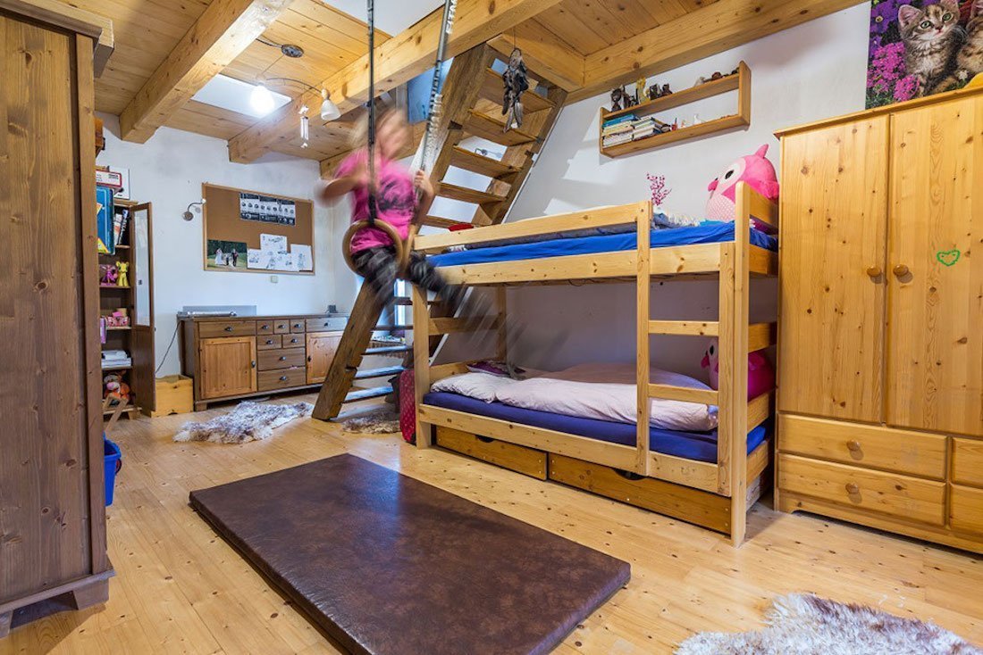 Namísto dřevostavby bydlí ve zrekonstruované sýpce