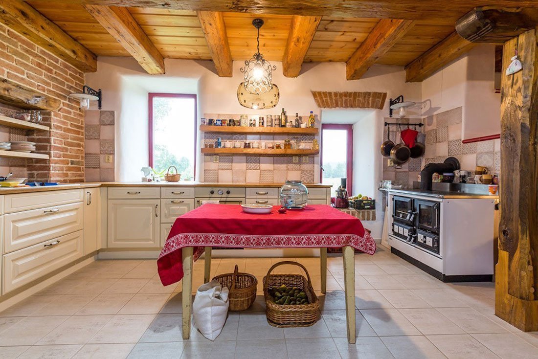 Namísto dřevostavby bydlí ve zrekonstruované sýpce