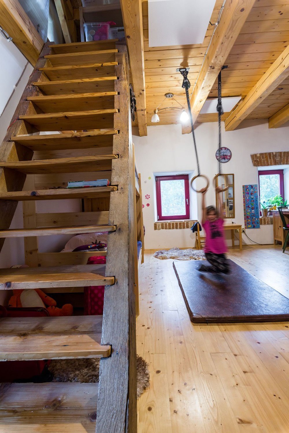 Namísto dřevostavby bydlí ve zrekonstruované sýpce