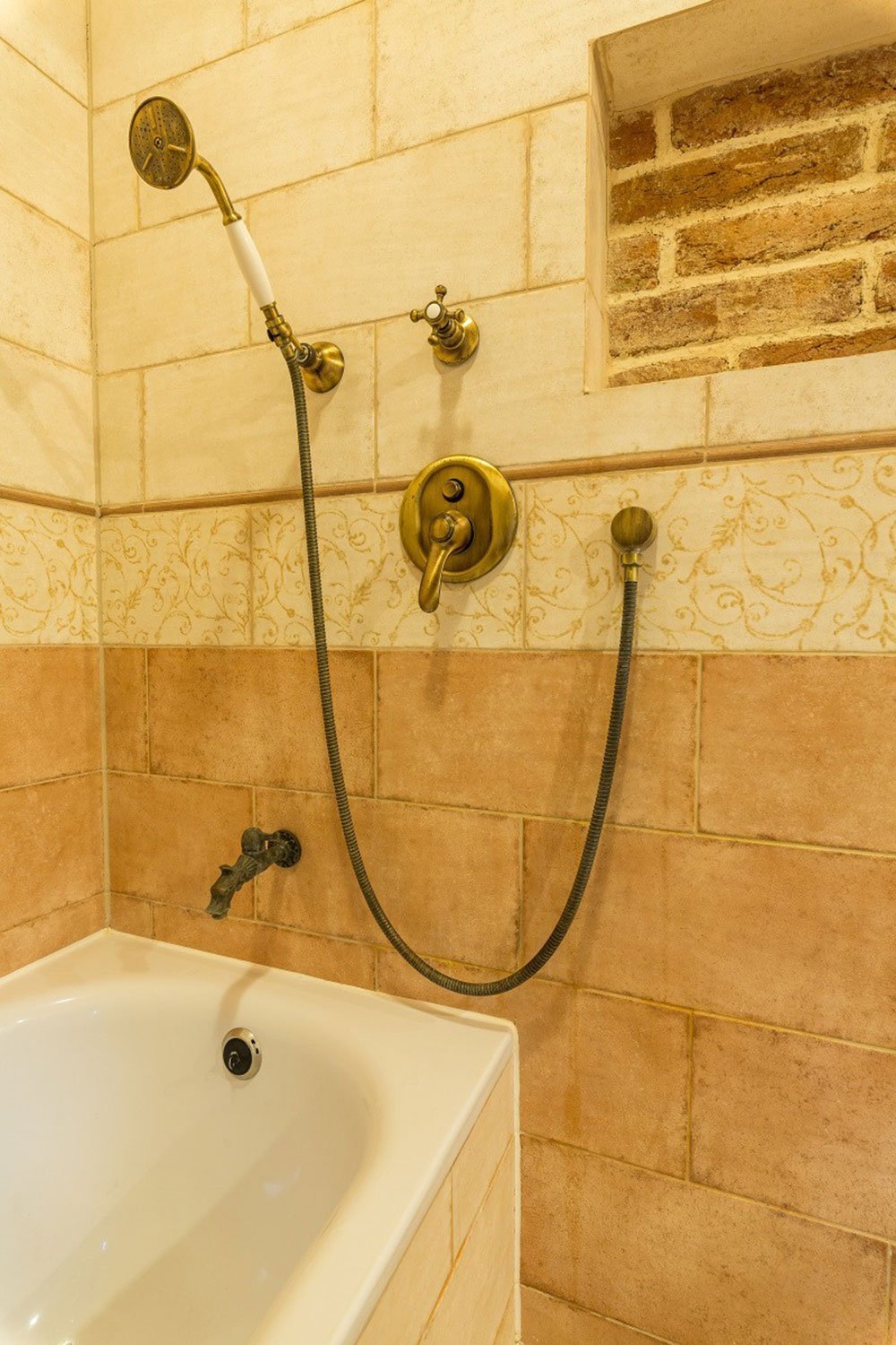 Namísto dřevostavby bydlí ve zrekonstruované sýpce