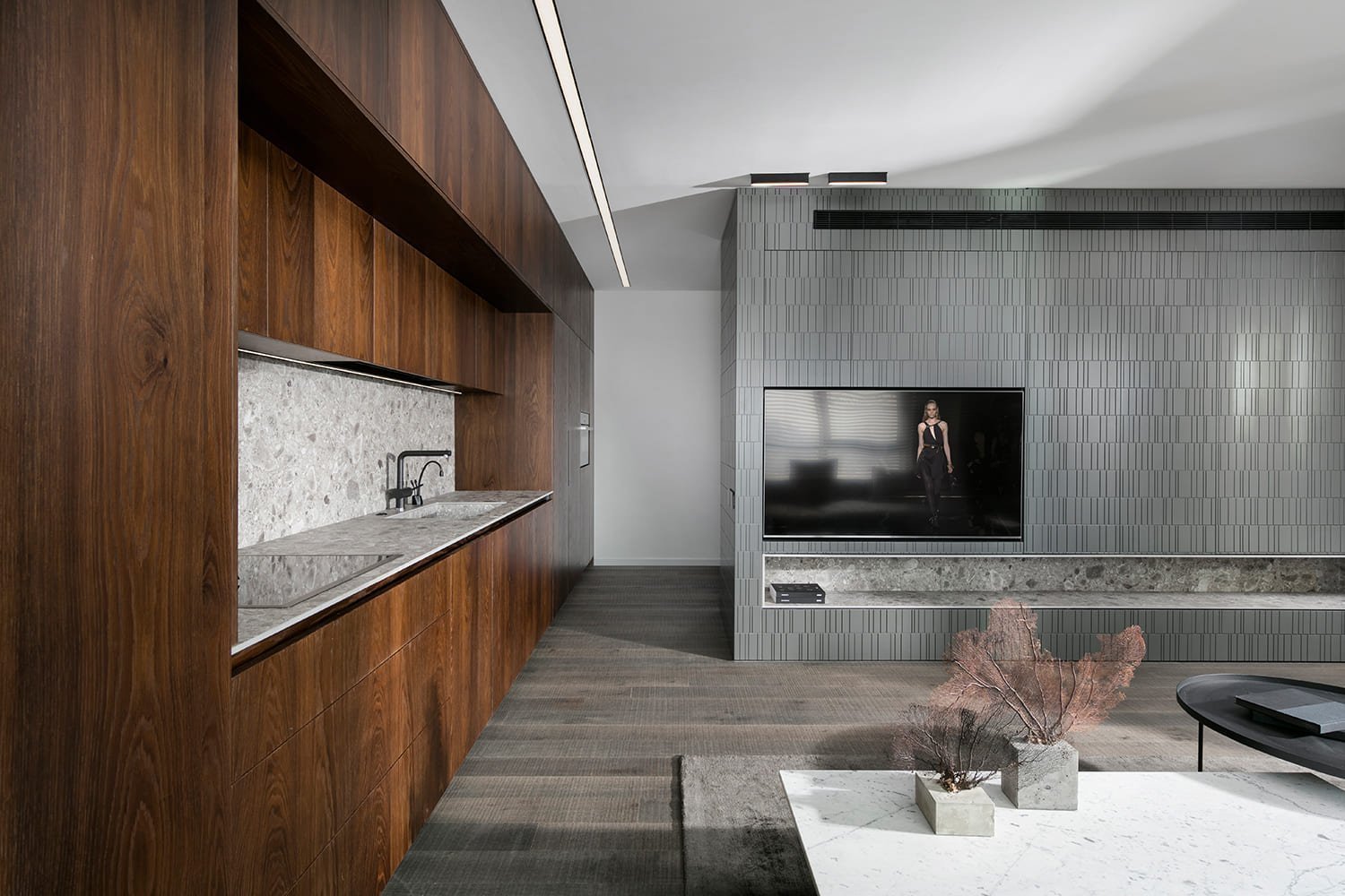 Byt s výhledem staví na kontrastech a současných trendech