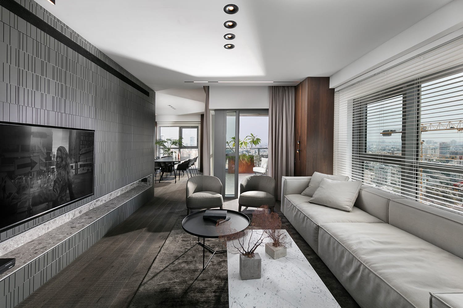 Byt s výhledem staví na kontrastech a současných trendech