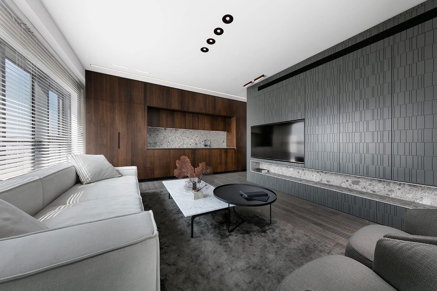 Byt s výhledem staví na kontrastech a současných trendech