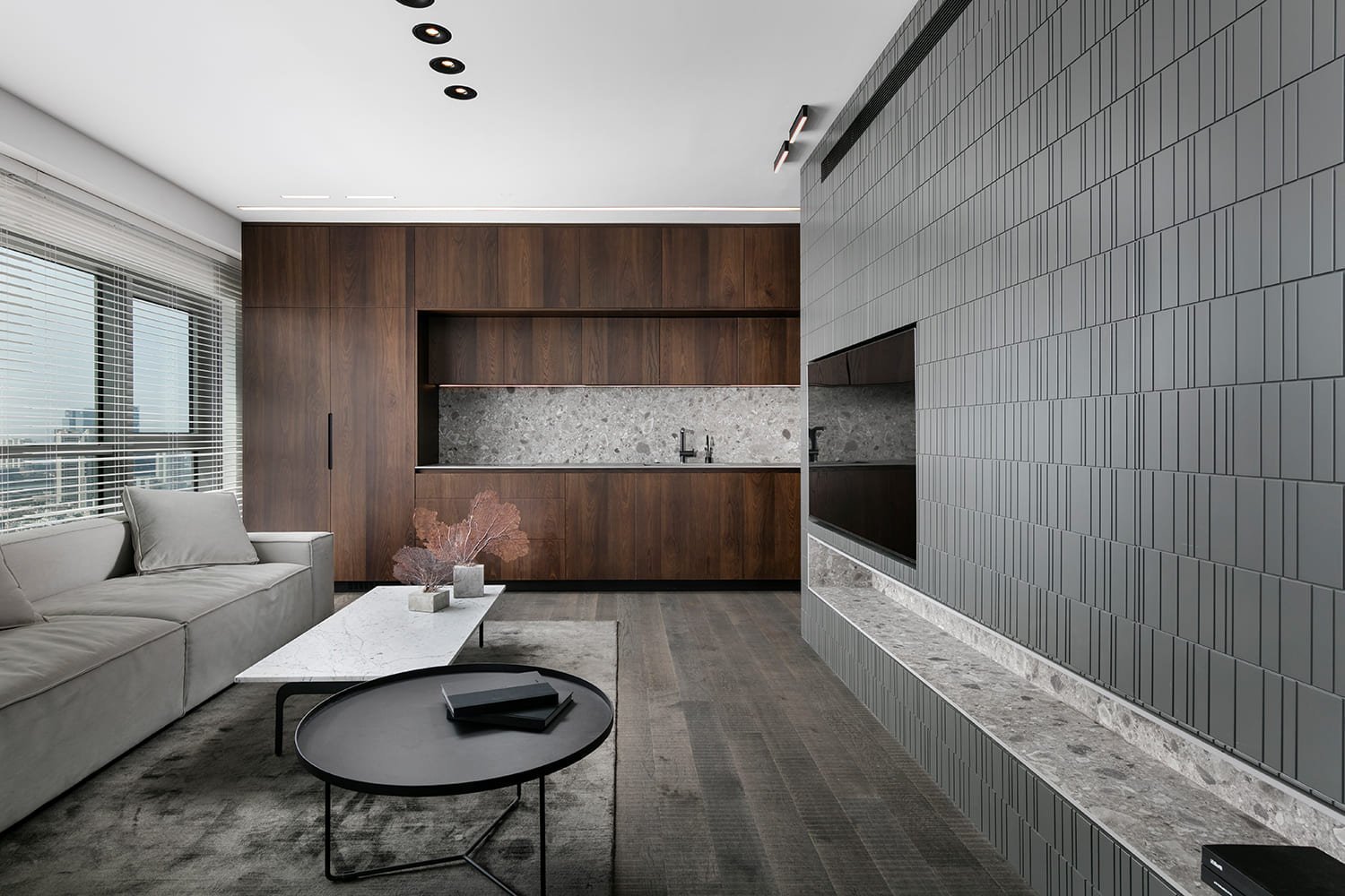 Byt s výhledem staví na kontrastech a současných trendech