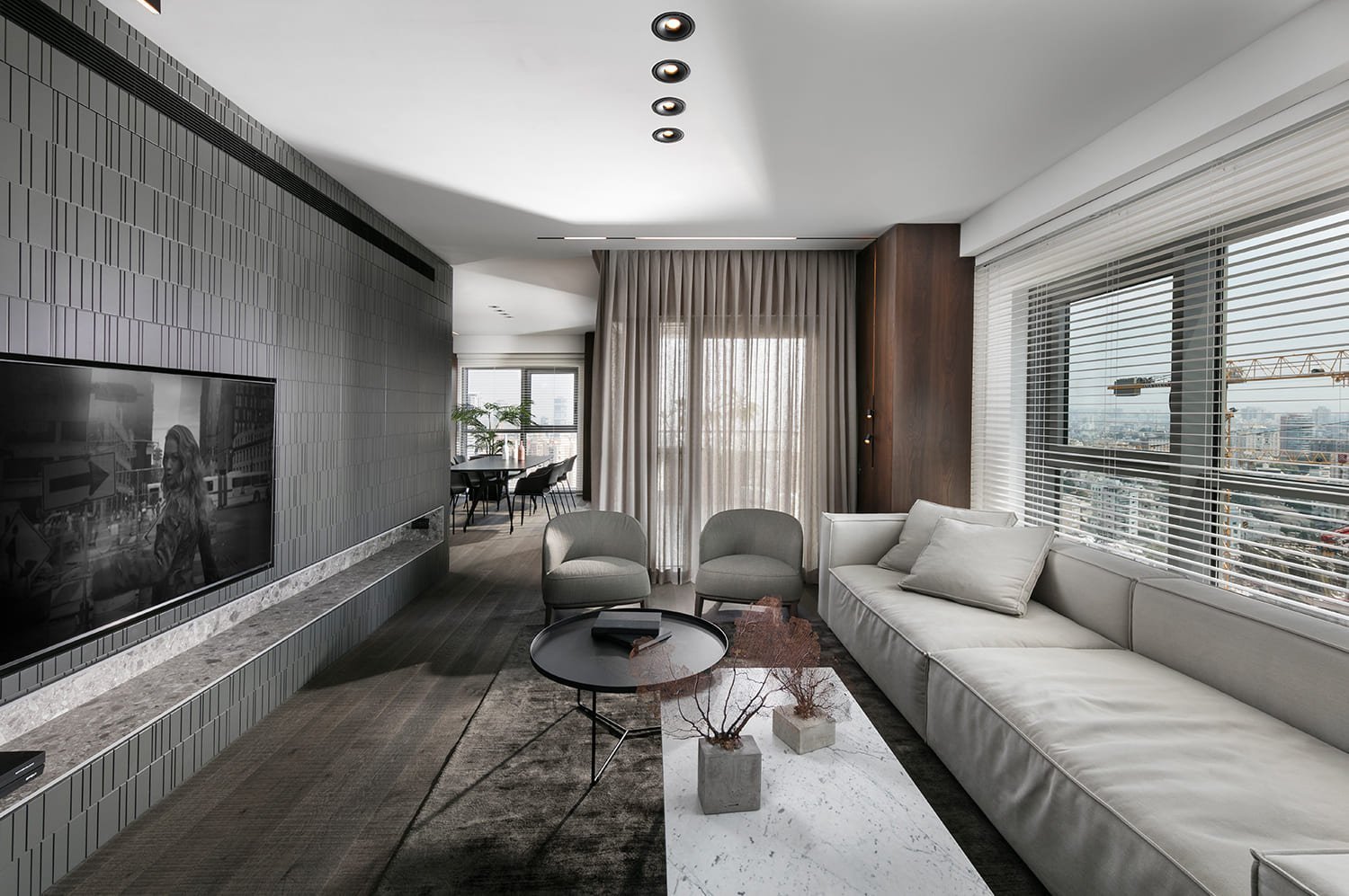 Byt s výhledem staví na kontrastech a současných trendech