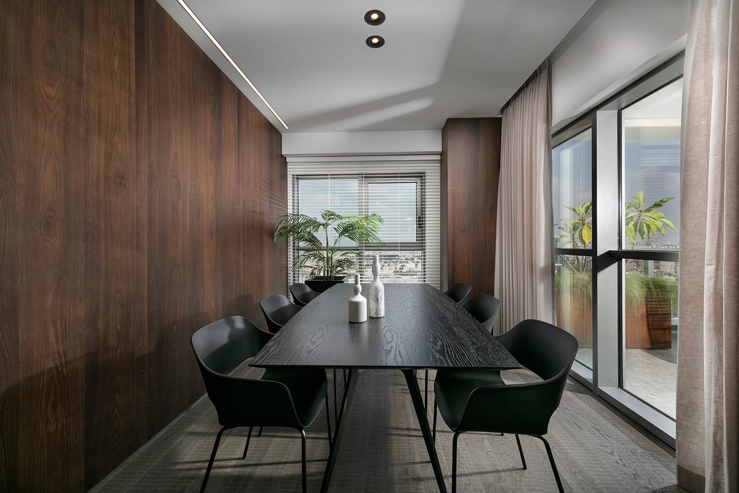 Byt s výhledem staví na kontrastech a současných trendech