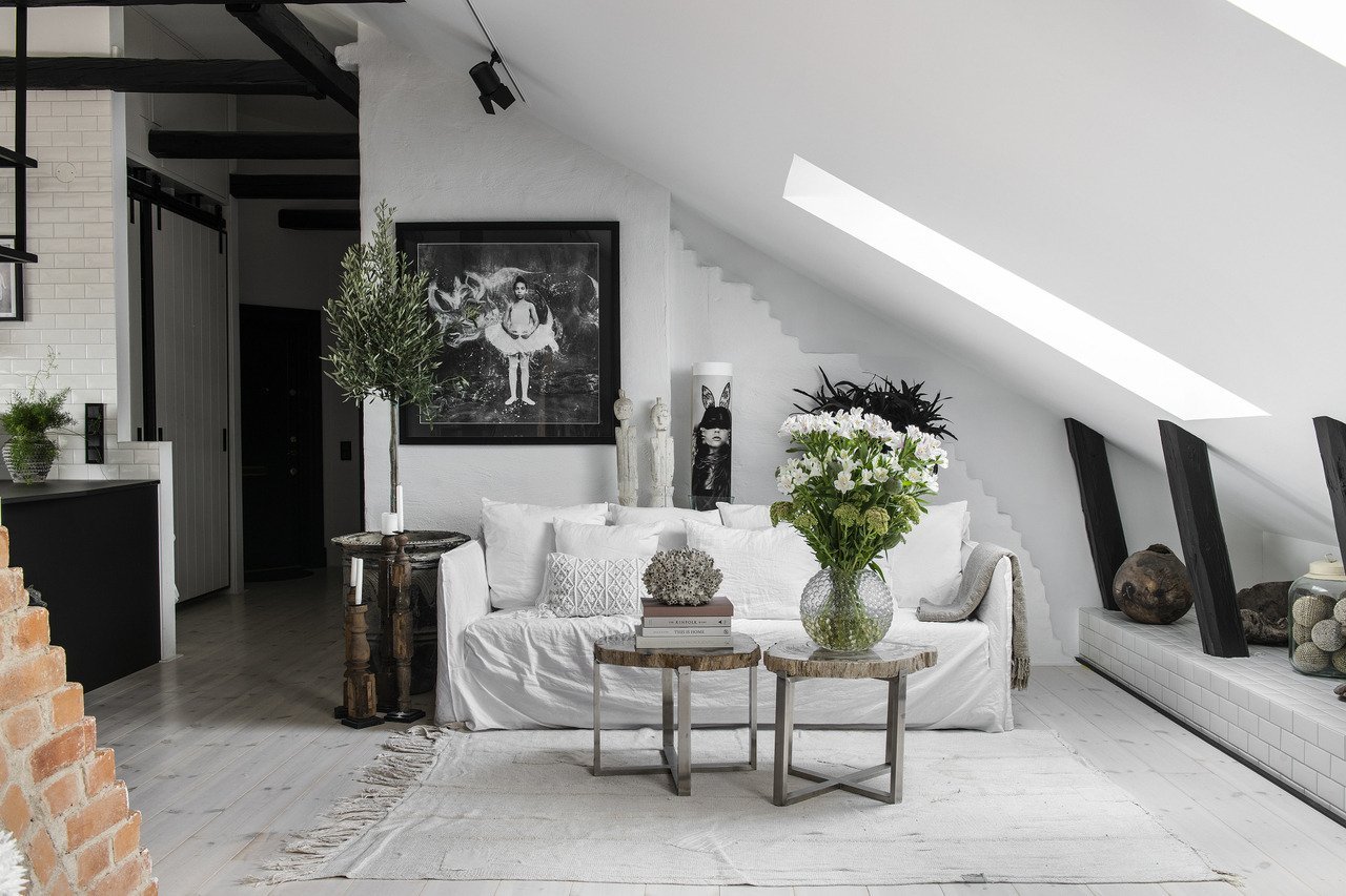 Černobílý podkrovní byt ve Švédsku