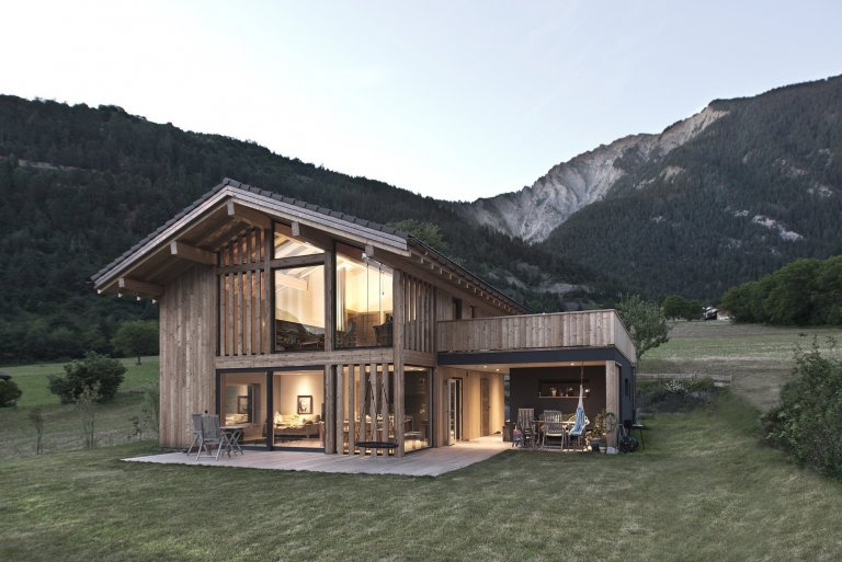 Chata v náručí švýcarských hor