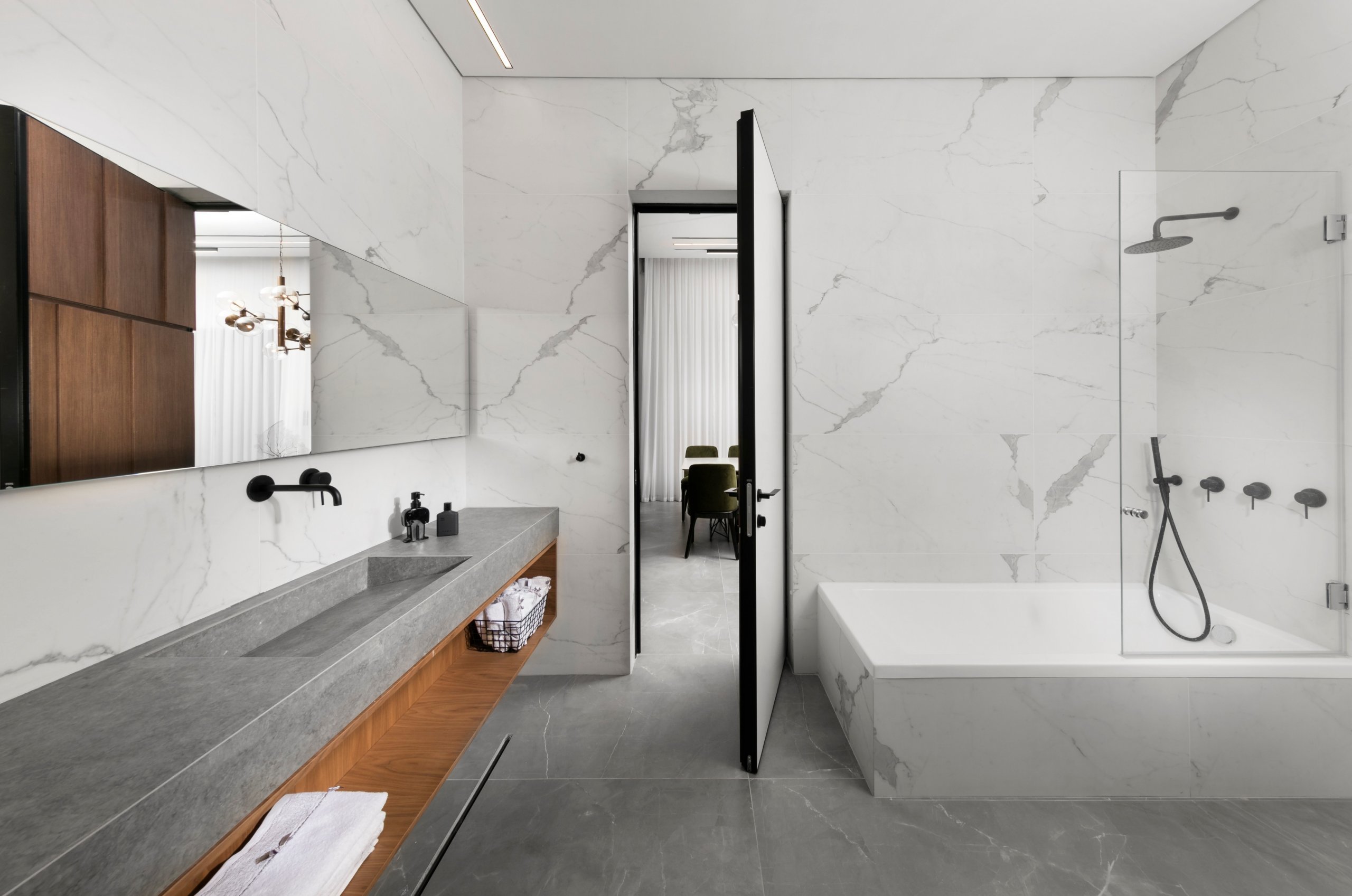 Dřevěná kostka v interiéru