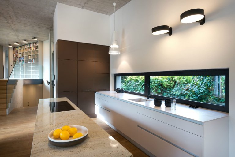 Dům, který se na dotek otevírá majitelům i přírodě