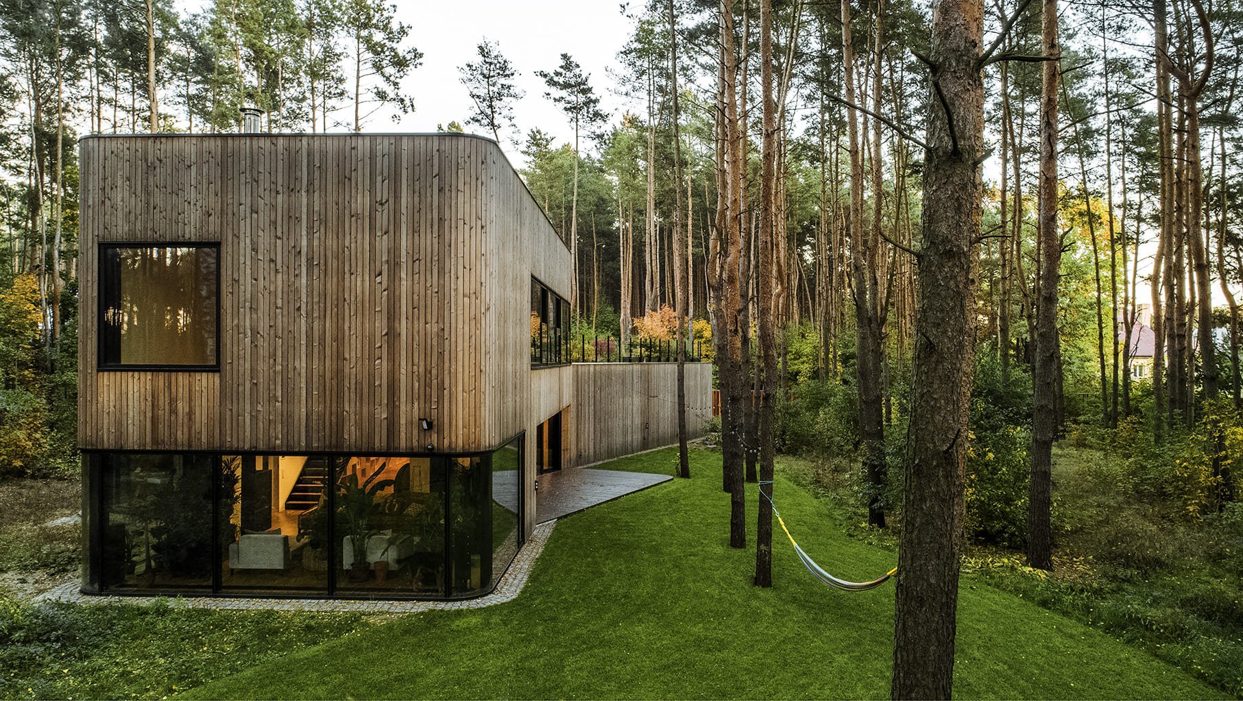 Dům mezi stromy, přesto v hlavním městě