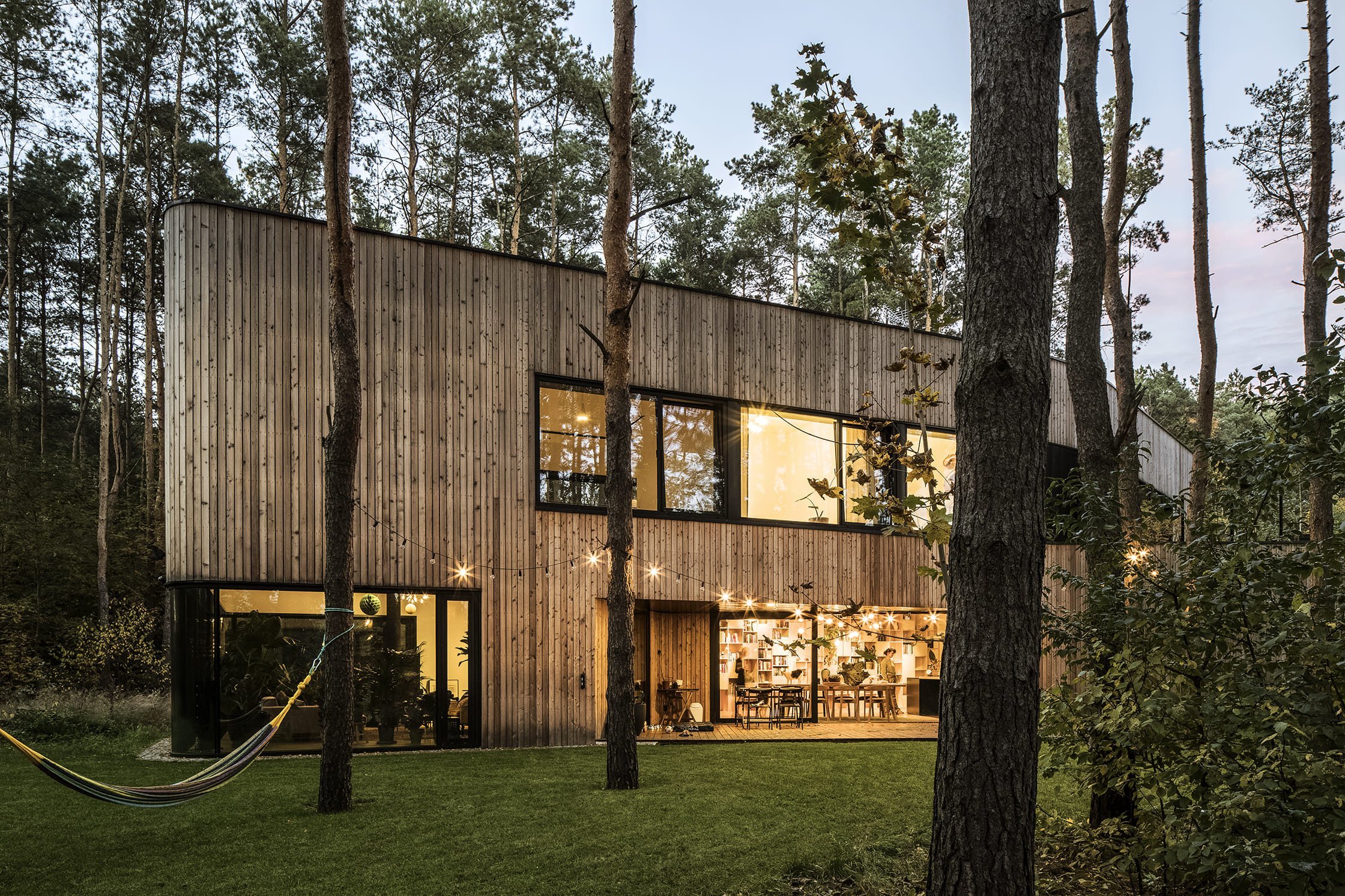 Dům mezi stromy, přesto v hlavním městě