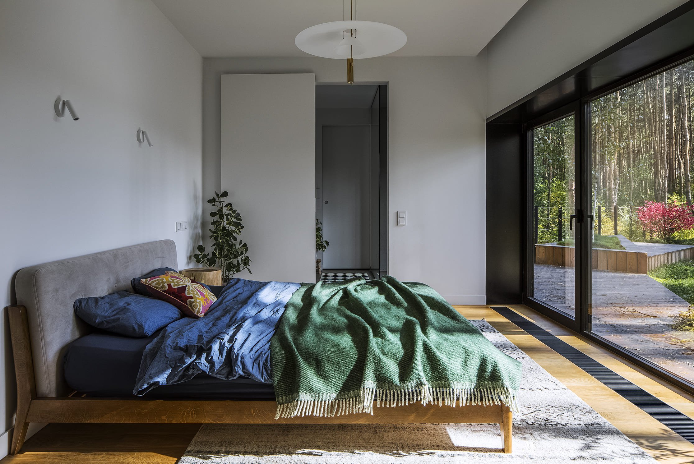 Dům mezi stromy, přesto v hlavním městě