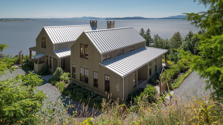 Dům obklopený přírodou