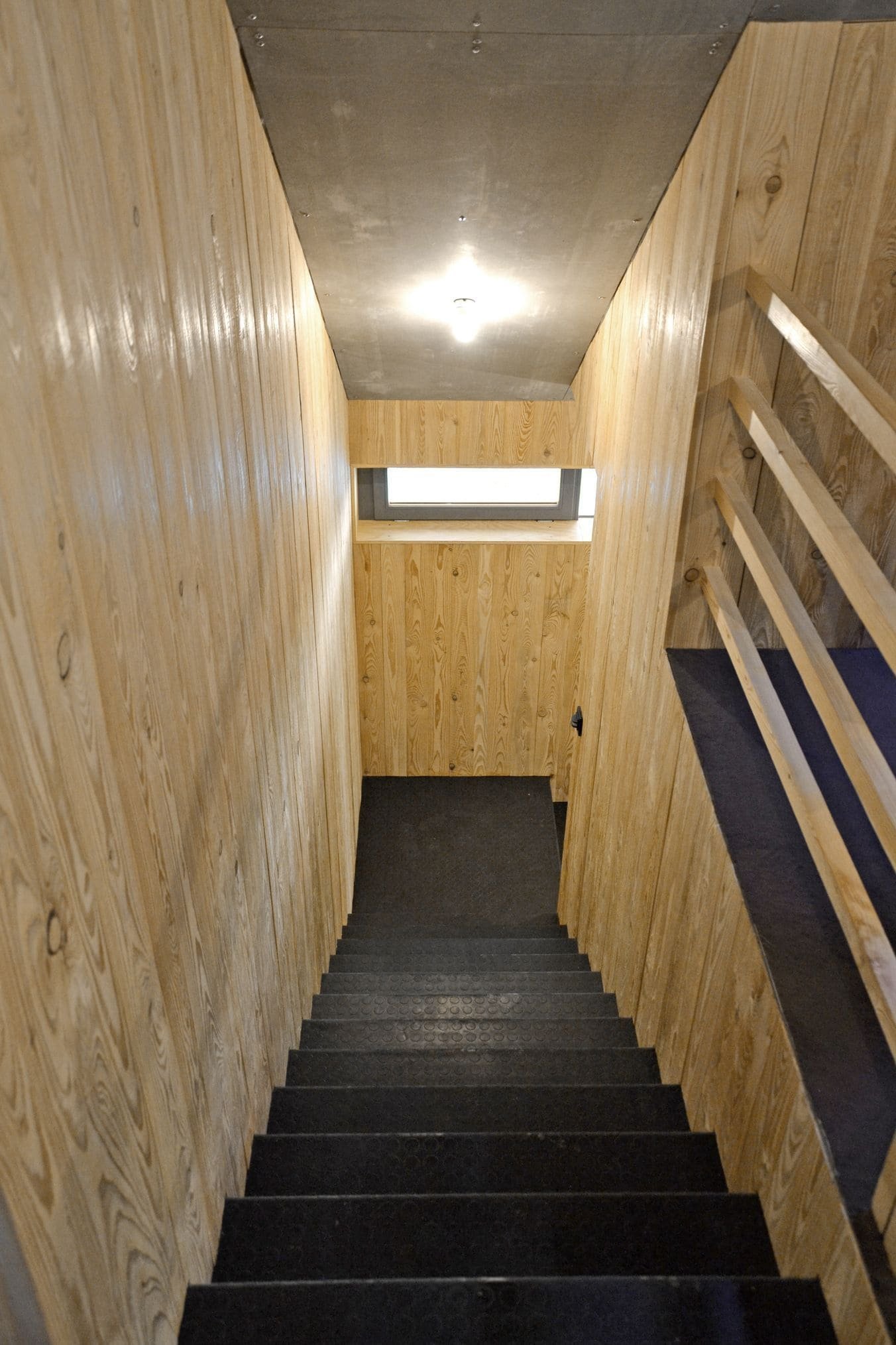 Dům pro rodinu postavil vlastníma rukama