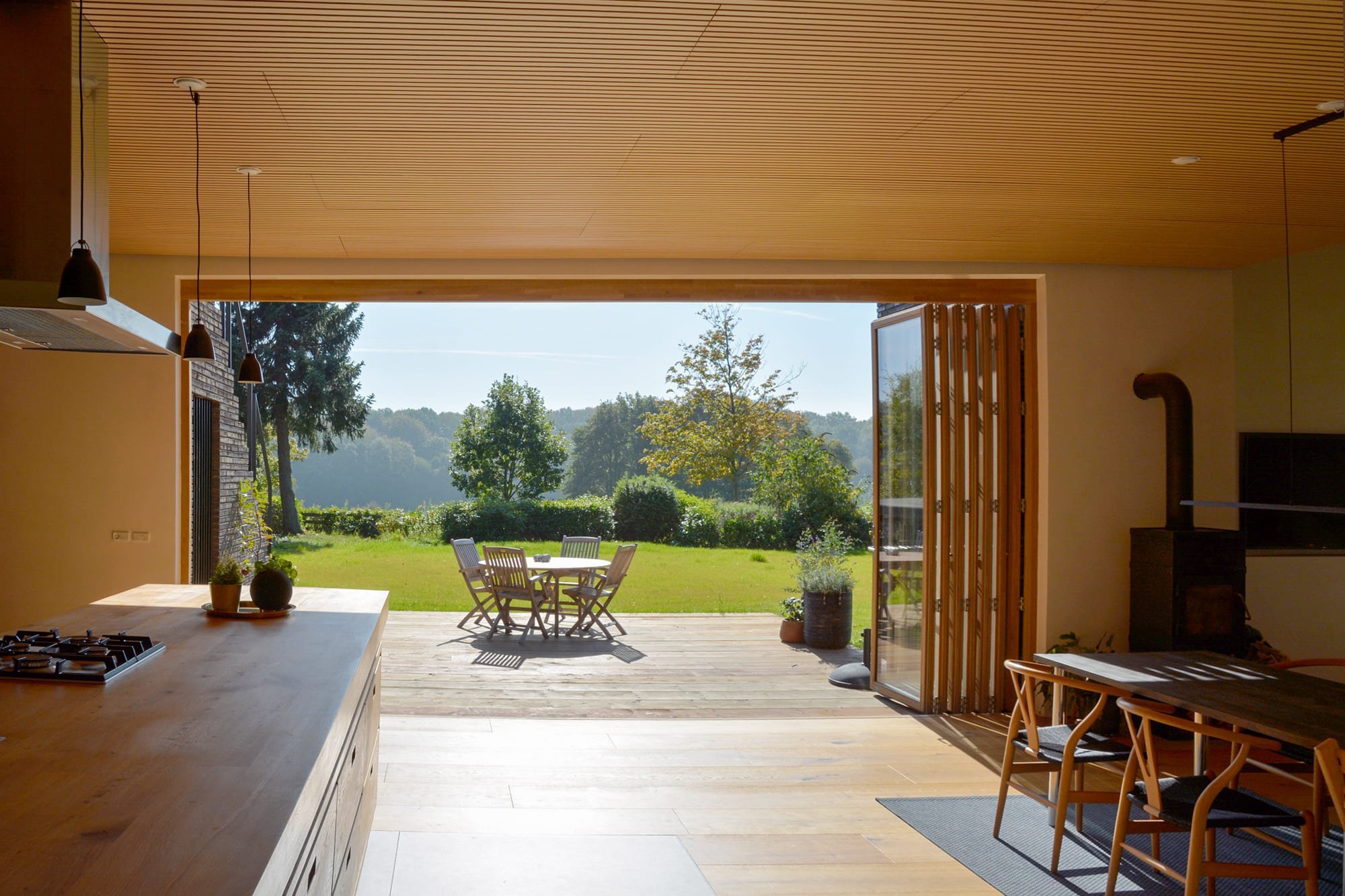 Dům spojující skandinávský styl s anglickou klasikou