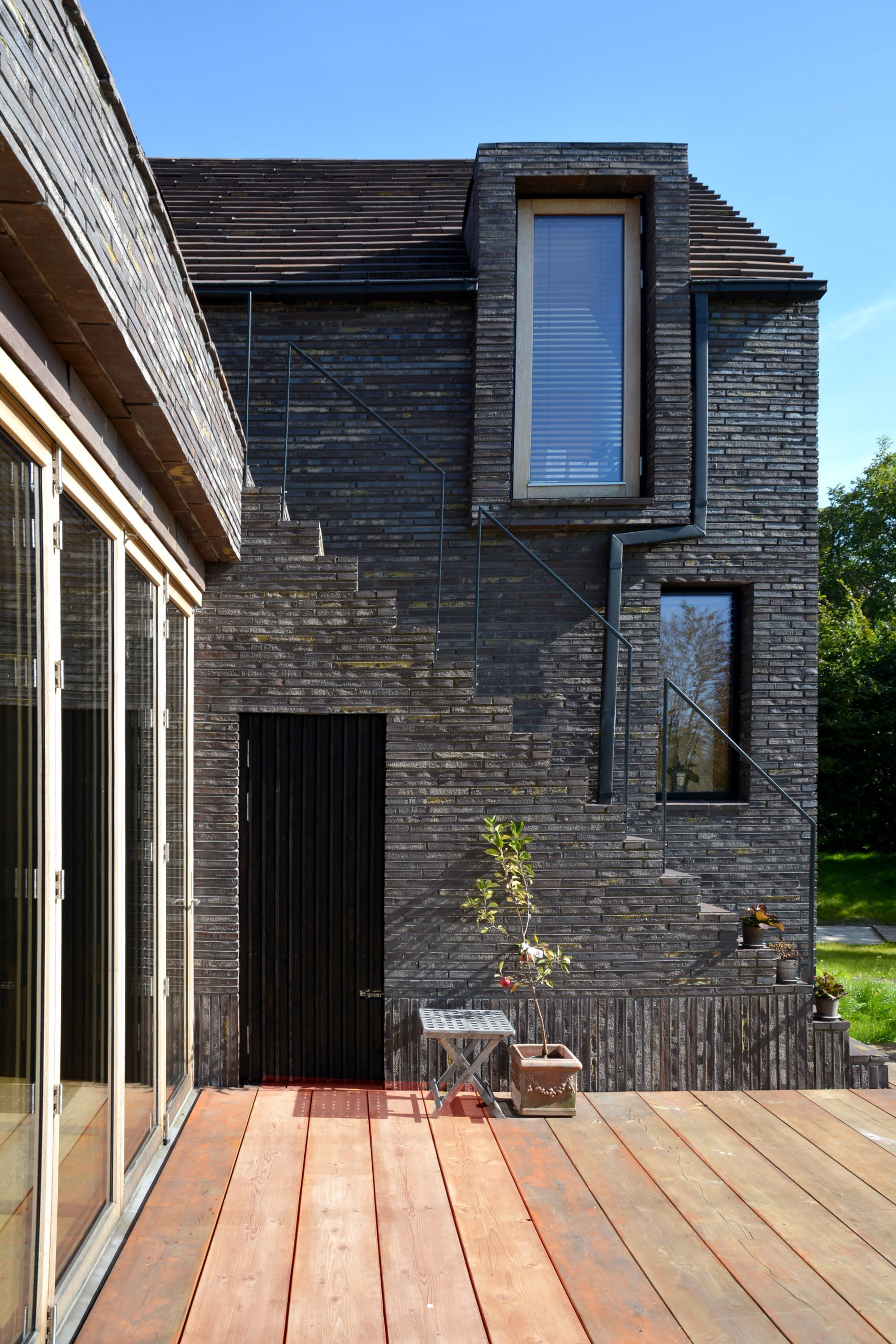 Dům spojující skandinávský styl s anglickou klasikou