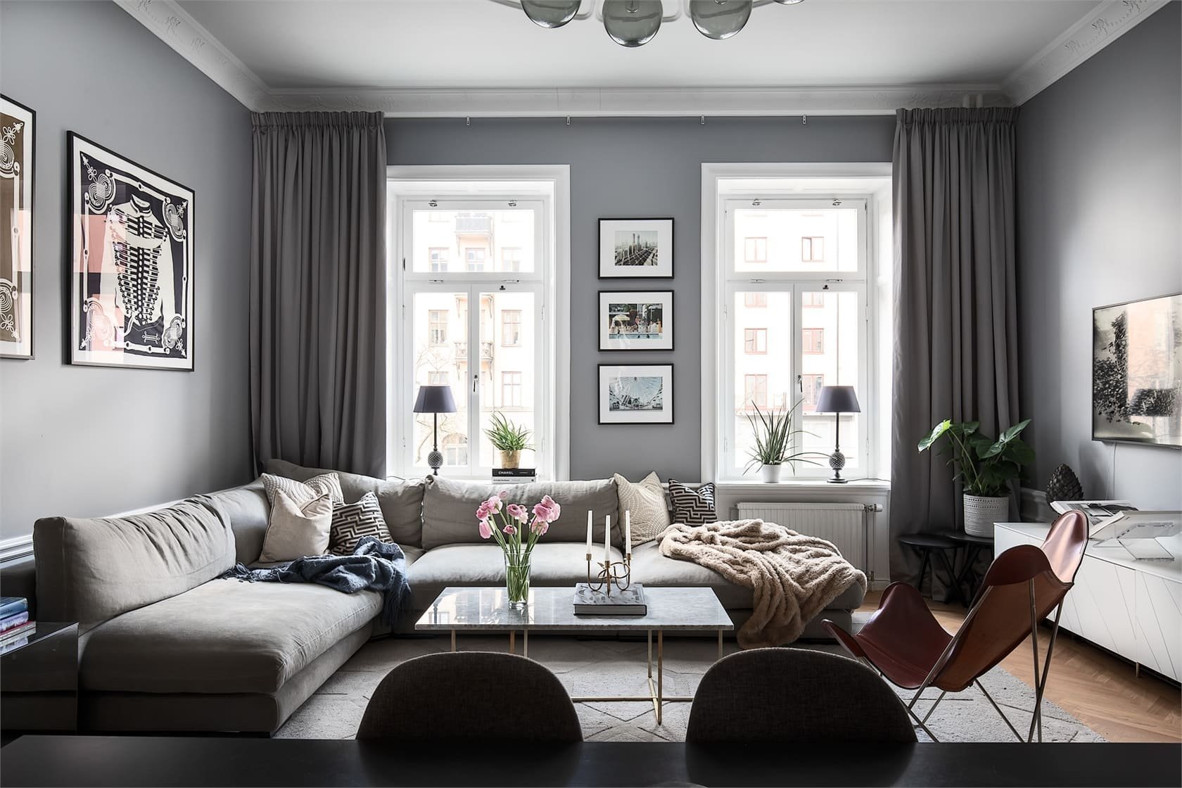 Elegantní byt v šedých odstínech ve Stockholmu