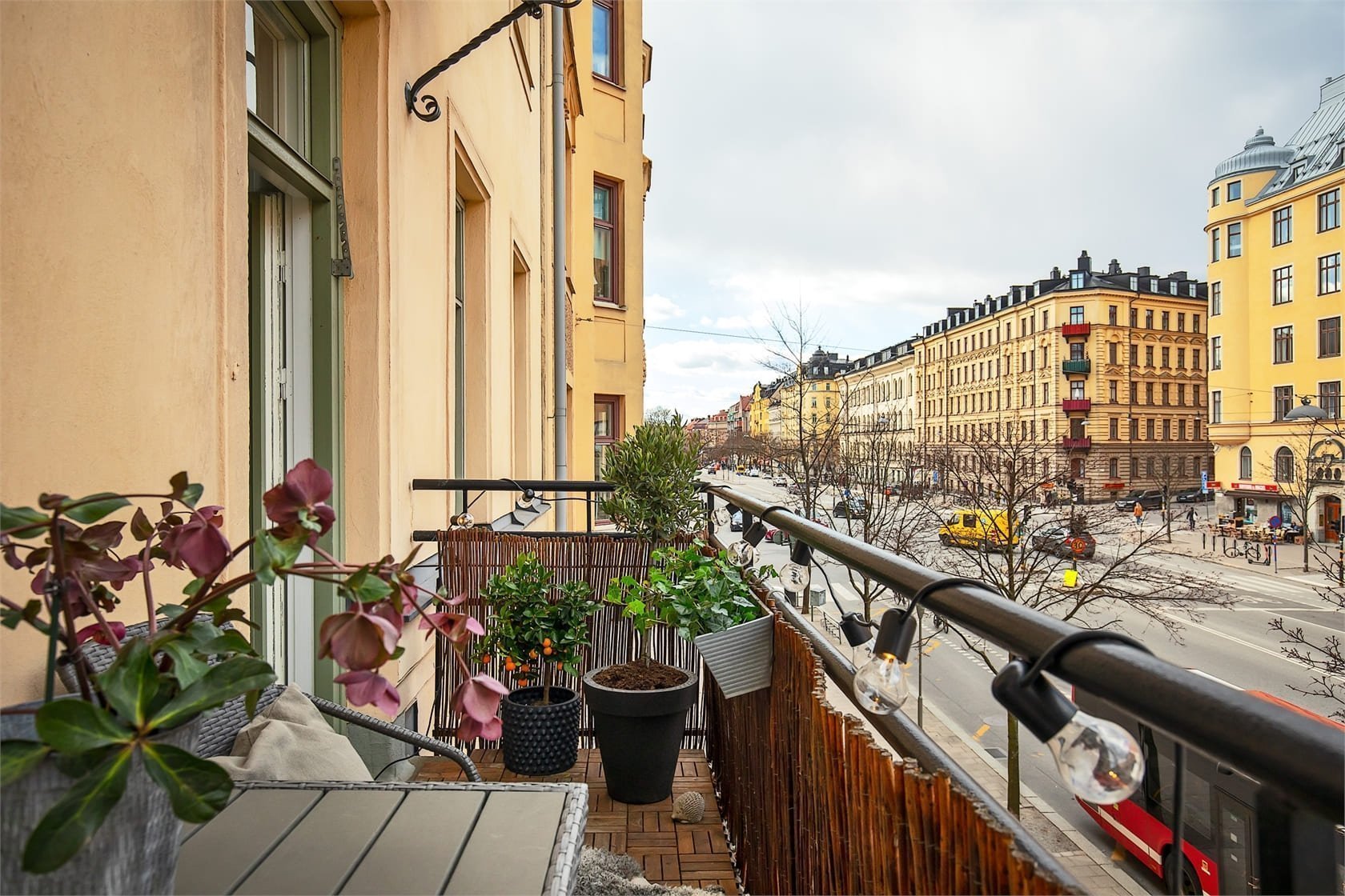 Elegantní byt v šedých odstínech ve Stockholmu