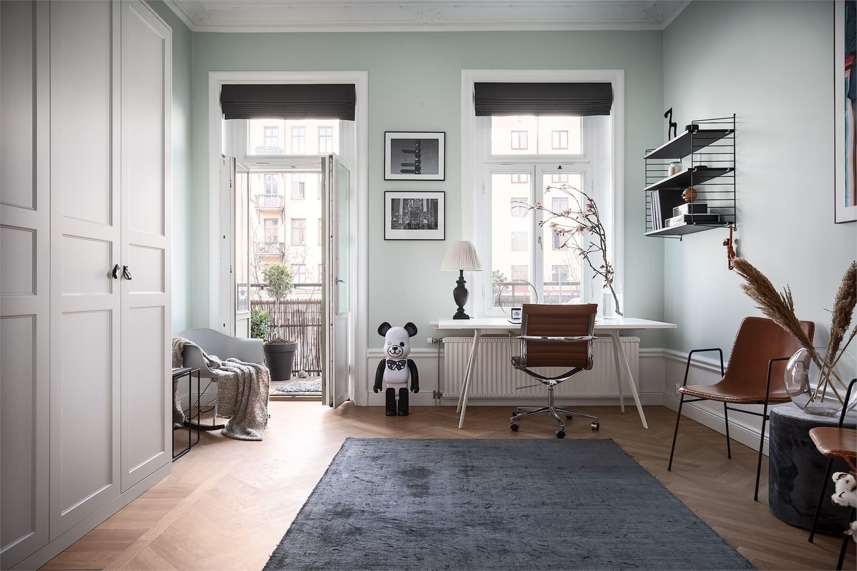 Elegantní byt v šedých odstínech ve Stockholmu