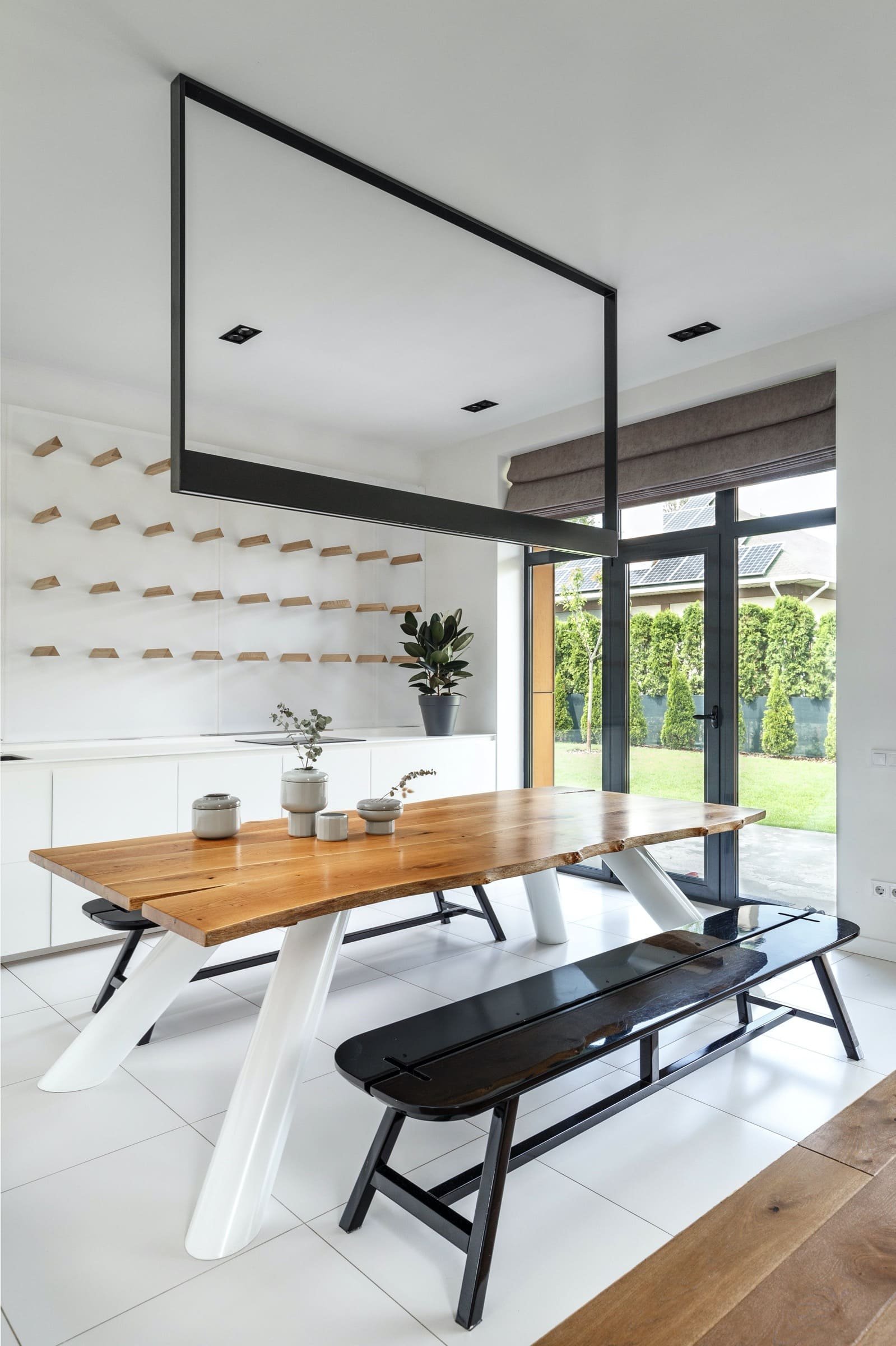 Elegantní interiér domu pro dvě rodiny