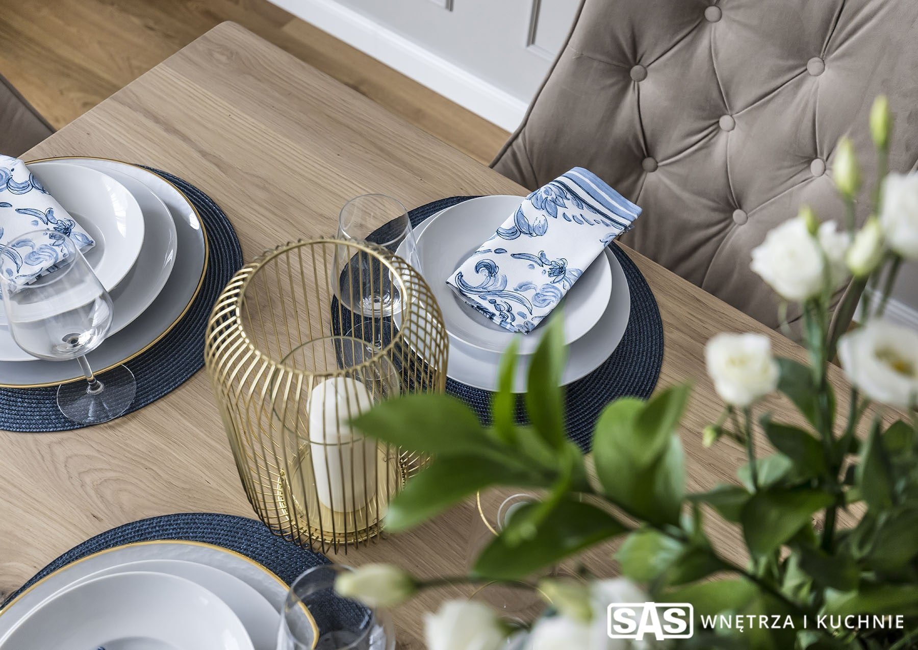 Elegantní kuchyně v šedé barvě