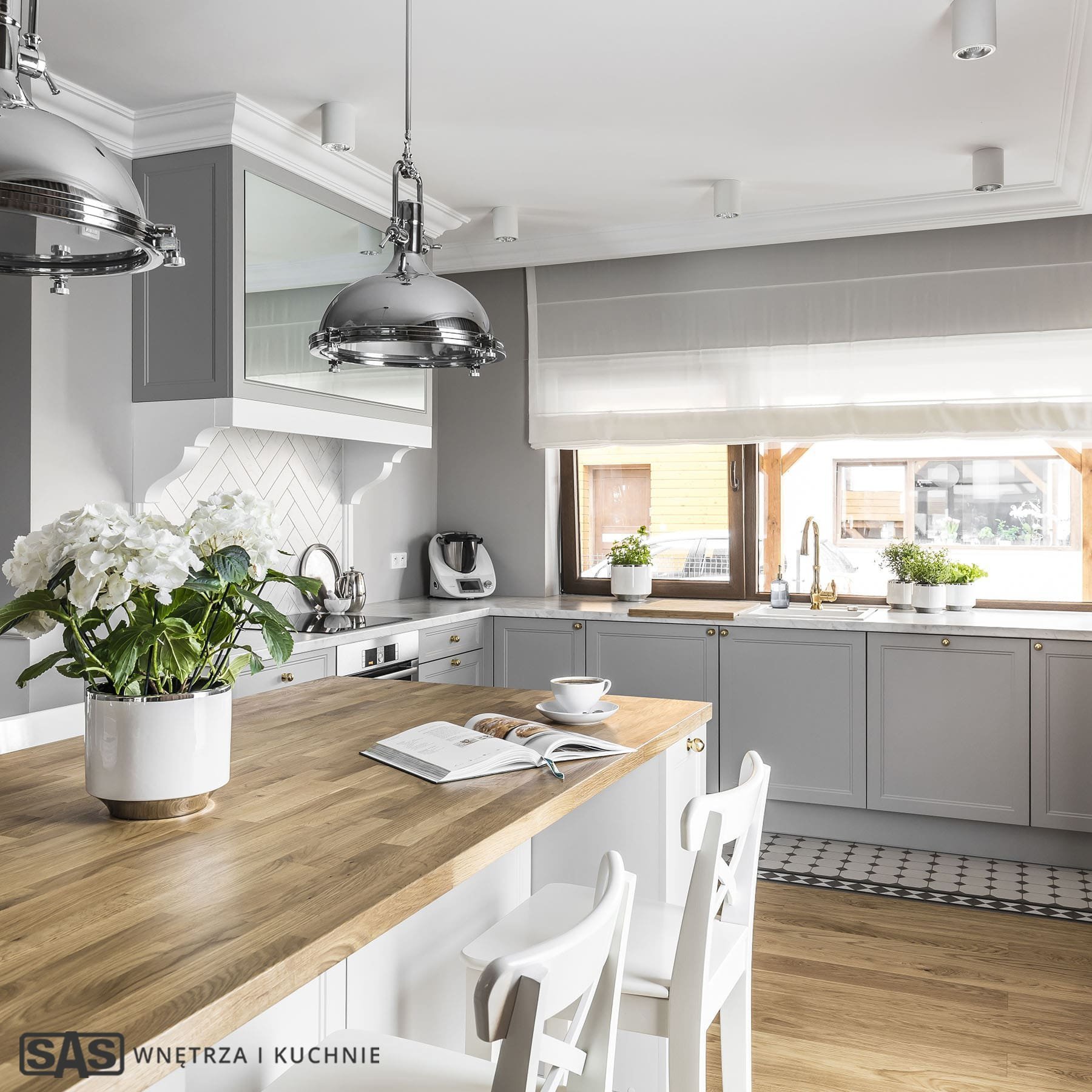 Elegantní kuchyně v šedé barvě