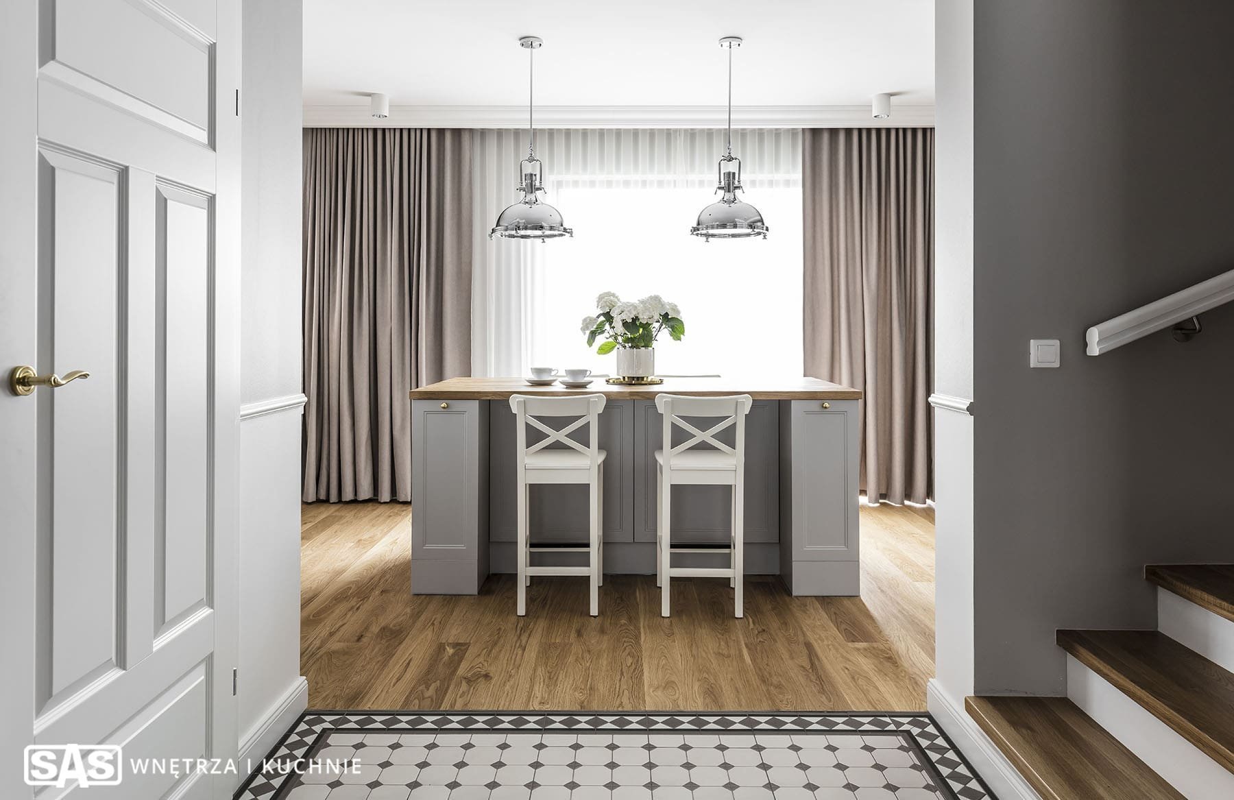 Elegantní kuchyně v šedé barvě