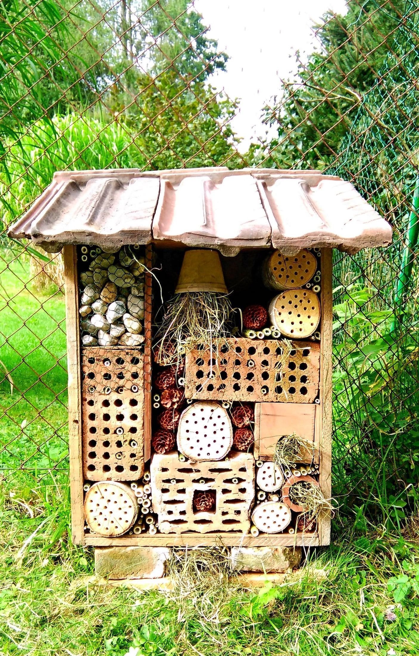 Hmyzí hotel pro užitečné pomocníky