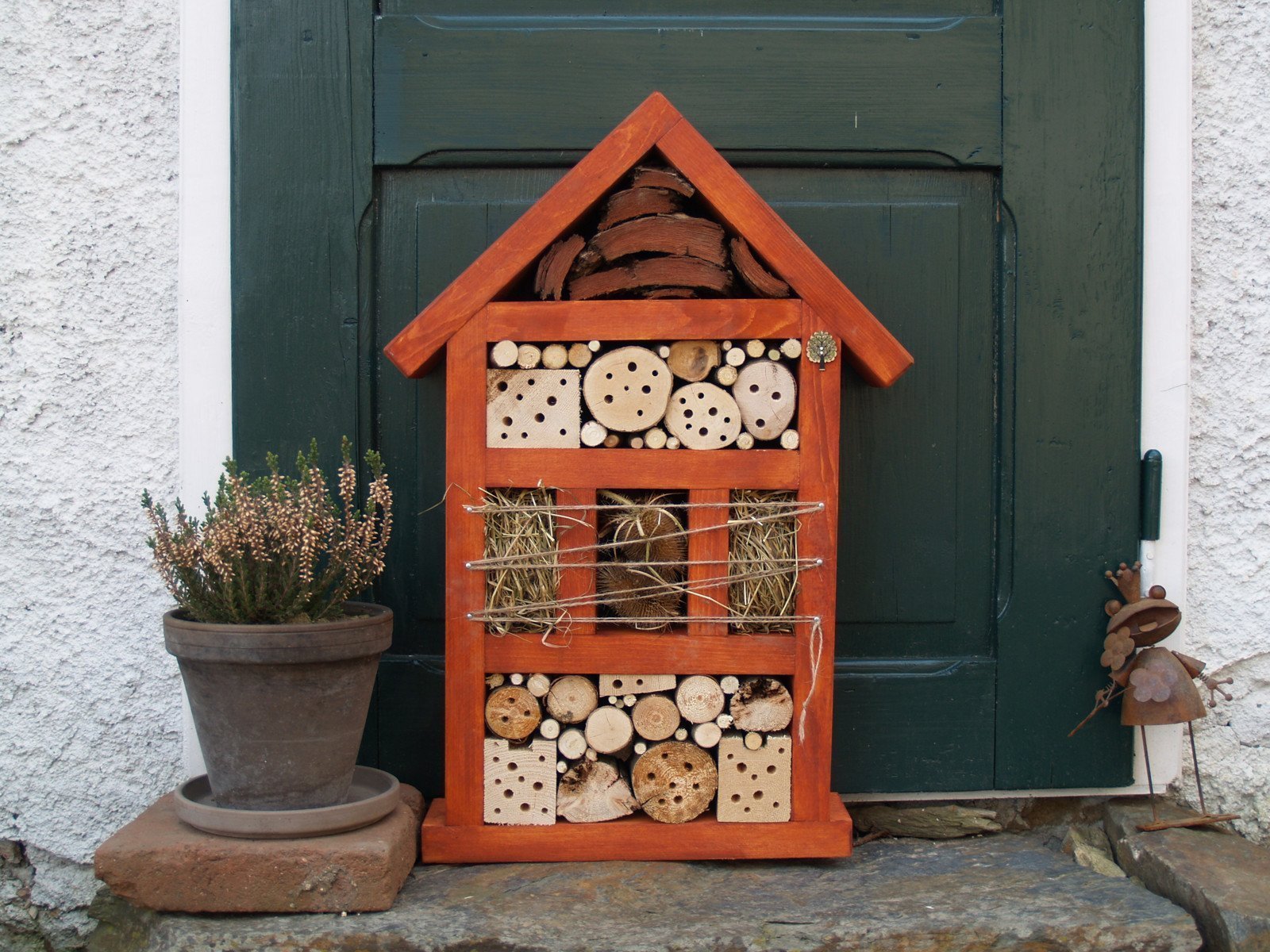 Hmyzí hotel pro užitečné pomocníky