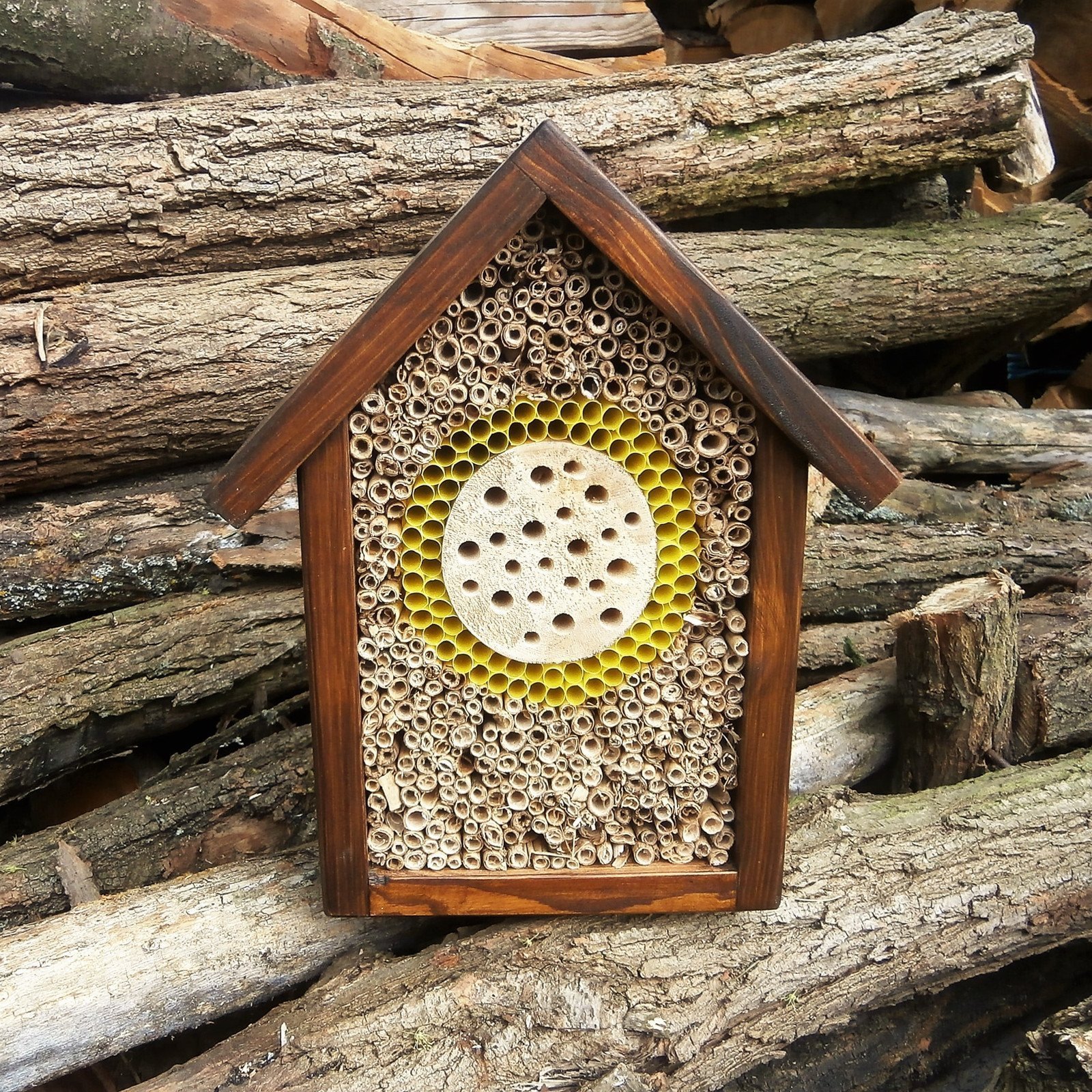 Hmyzí hotel pro užitečné pomocníky