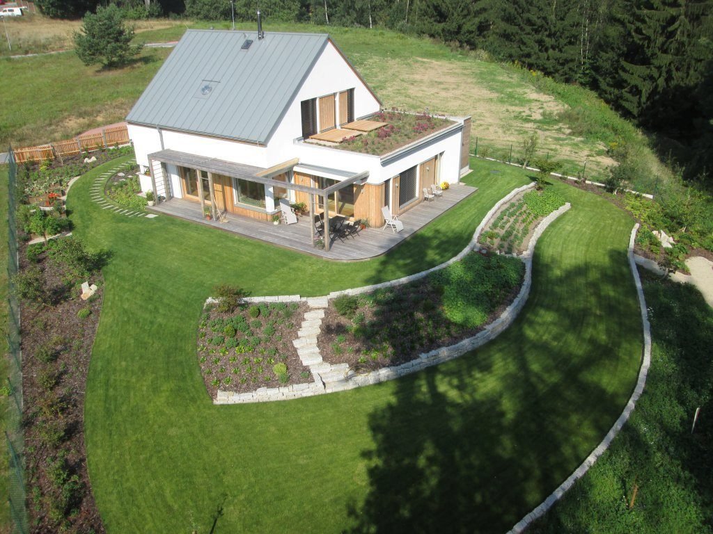 Japonská zahrada s dešťovým jezírkem