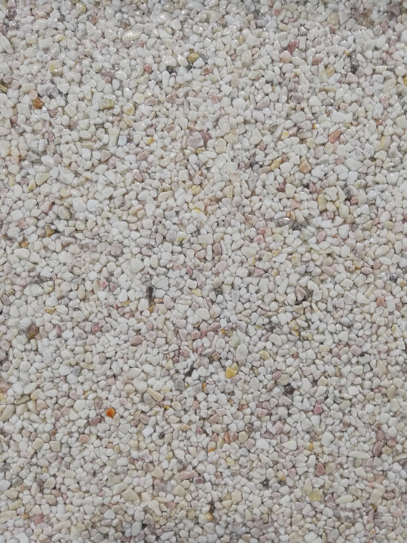 Kamenný koberec při renovaci starých ploch a kolem bazénu