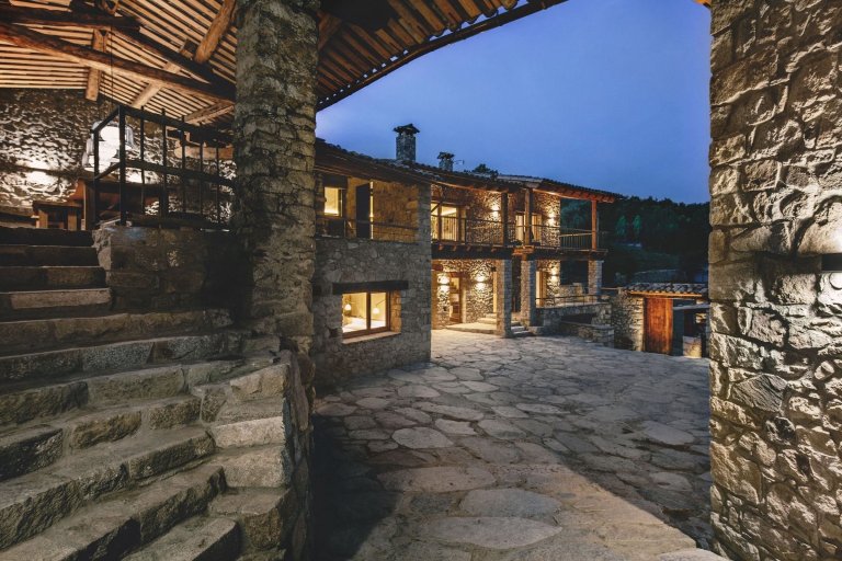 Kamenný statek v Pyrenejích