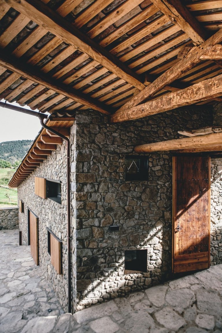 Kamenný statek v Pyrenejích