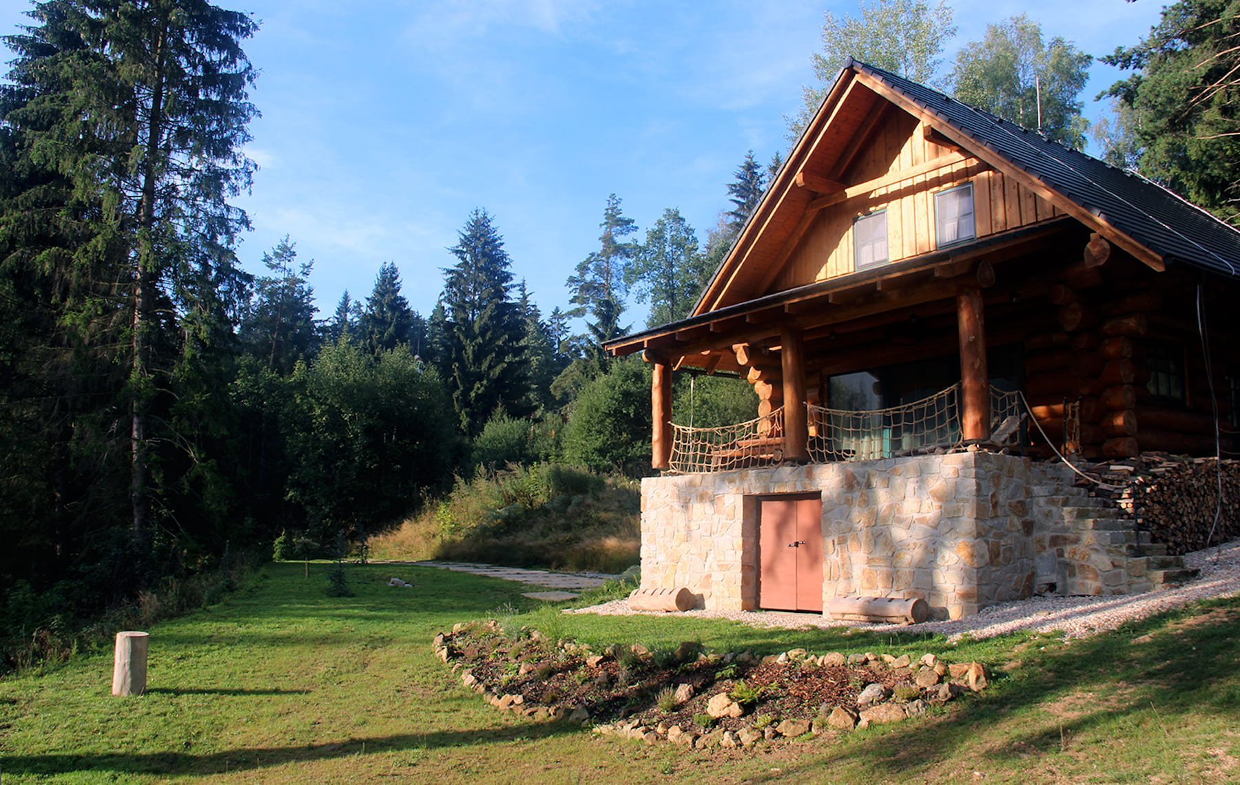 Kanadský srub v České Kanadě