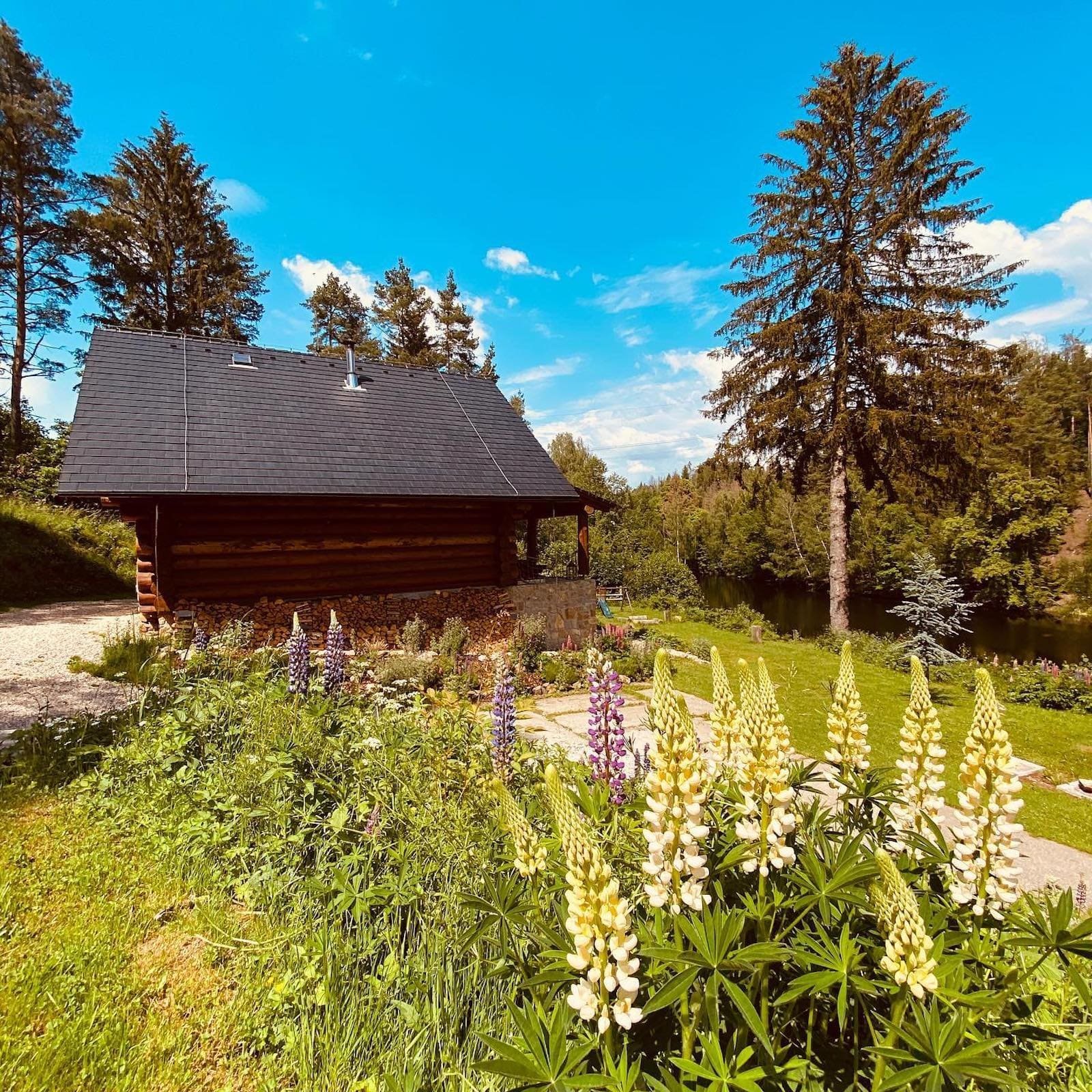 Kanadský srub v České Kanadě