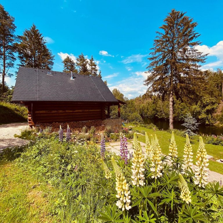 Kanadský srub v České Kanadě