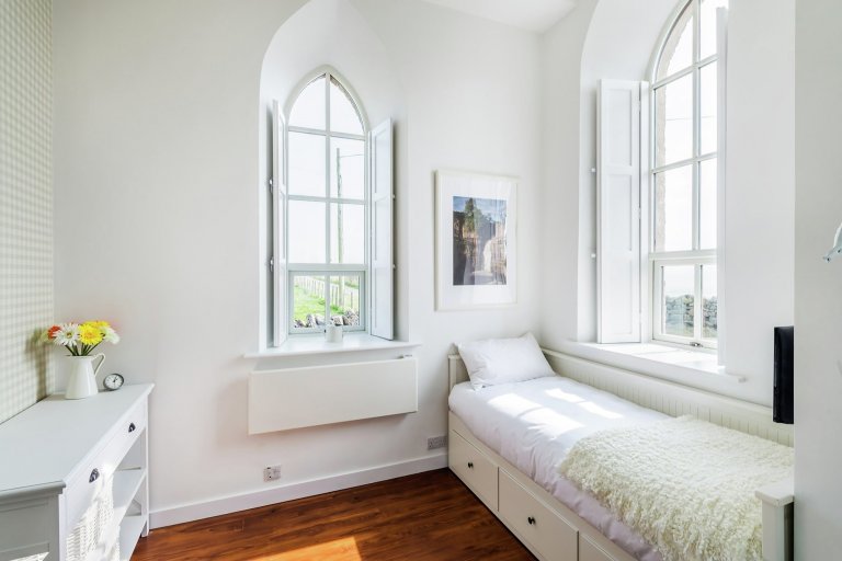 Zrekonstruovaná kaple pro víkendové bydlení