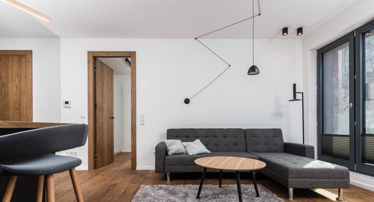 Komfortní byt v šedé barvě