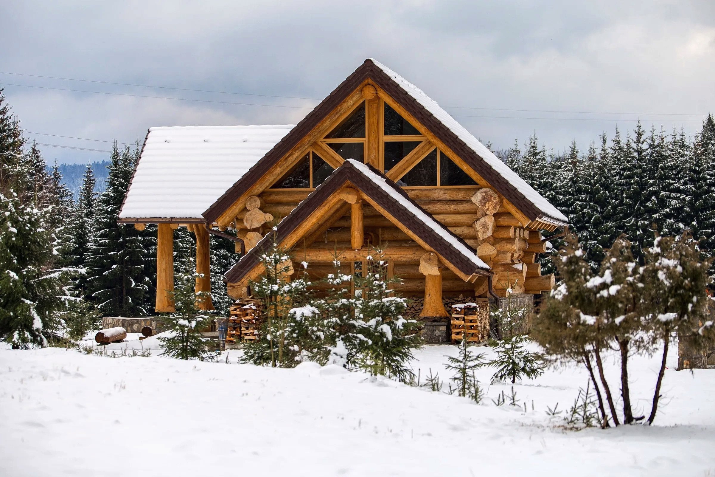 Kouzelný srub na samotě o vánočním čase