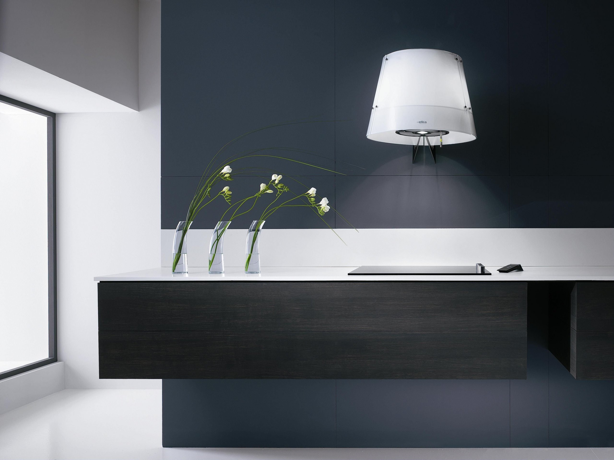 Inteligentní digestoře jako nádherné lustry