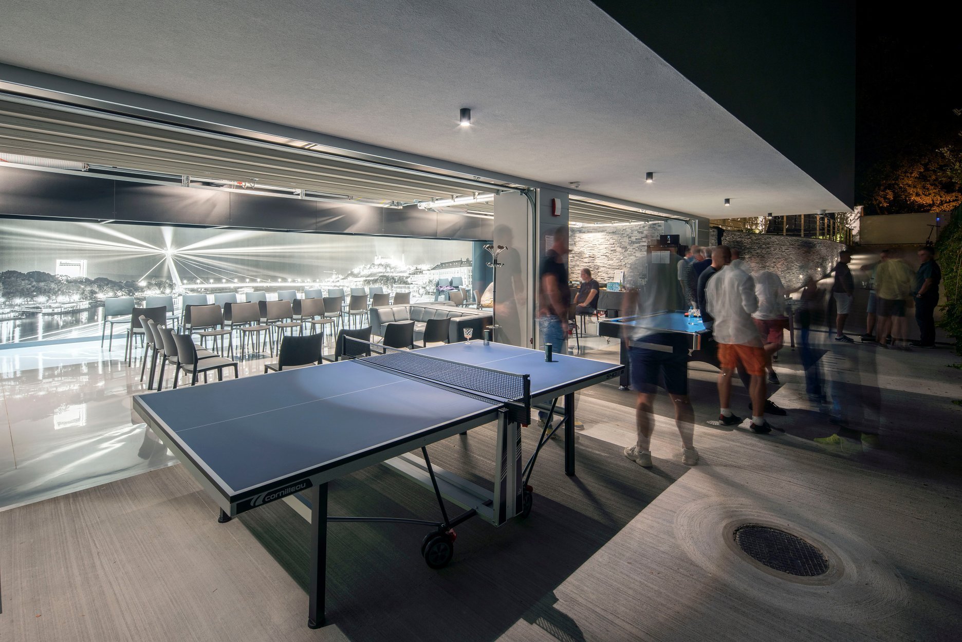 Luxusní dvoupodlažní dům na mírně svažité parcele