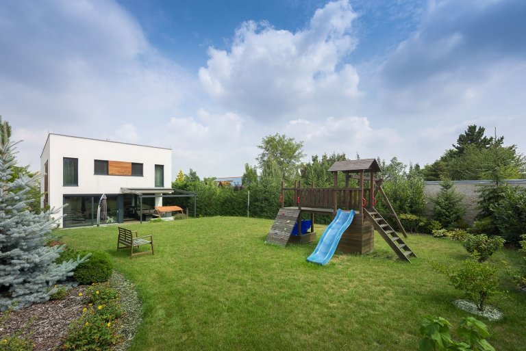 Luxusní rodinný dům se zahradou