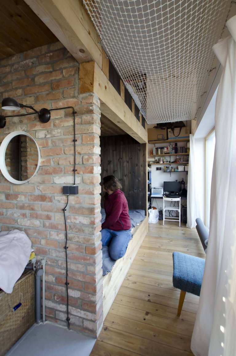 Malá rodinná usedlost plná dynamiky